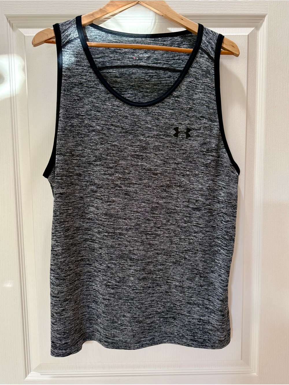 Under Armour Men’s Black & Grey Heather Performance Tank